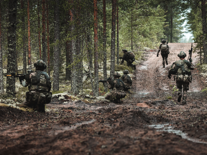 Soldiers During a forest patrol Photo Print – British Army Patrol Wall Art, Military Decor Posters, Prints, & Visual Artwork Hampshire Prints 6 x 4 No Frame No