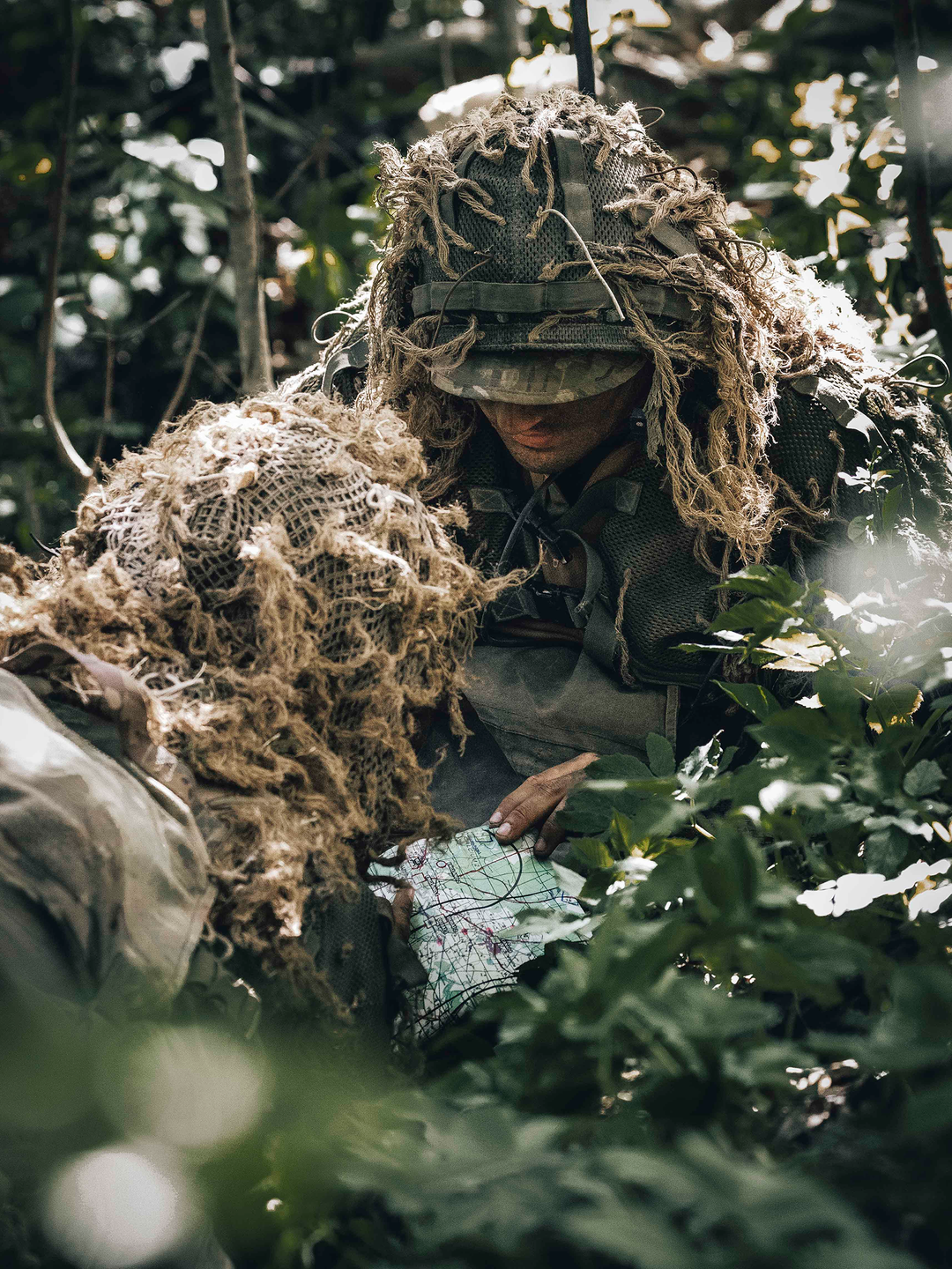 Soldiers Map Reading Photo Print – British Army Wall Art, Military Decor Posters, Prints, & Visual Artwork Hampshire Prints 6 x 4 No Frame No
