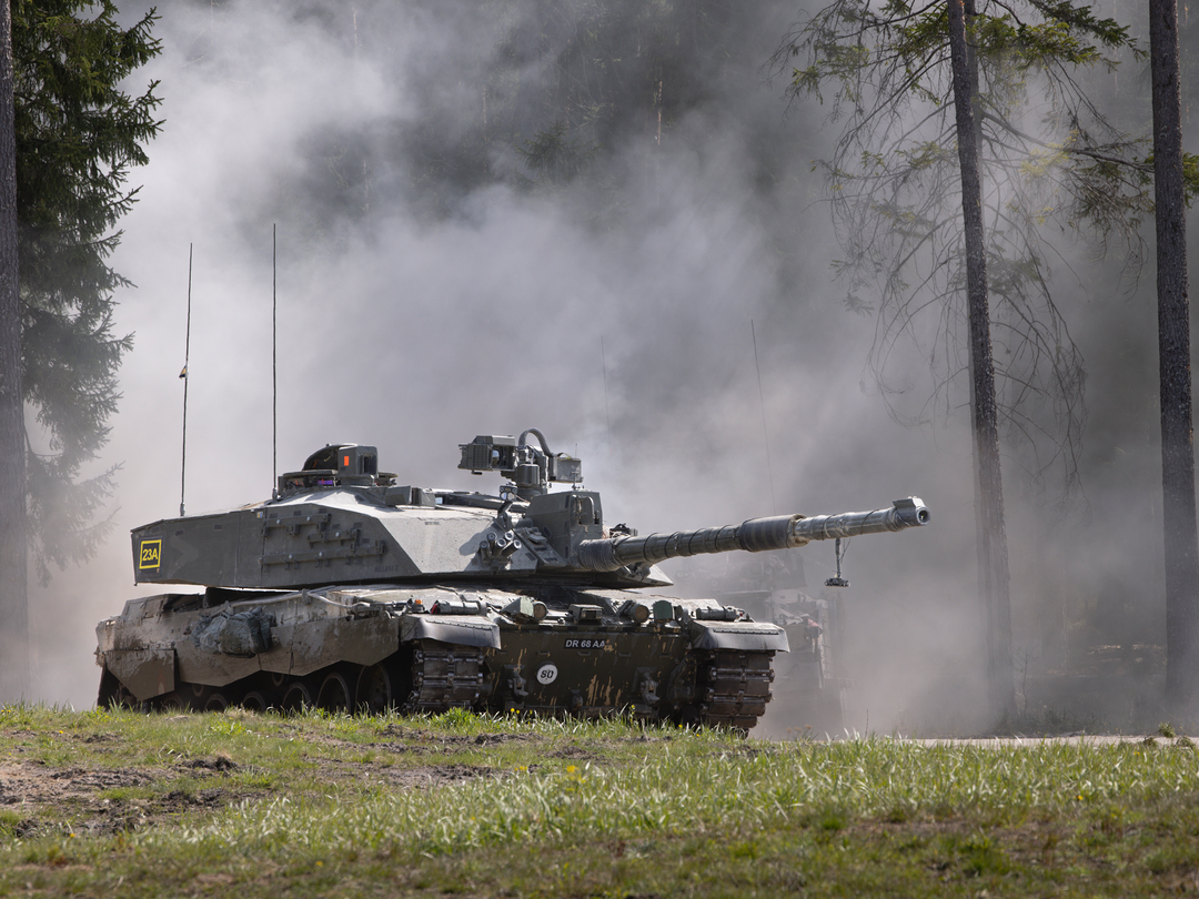 Challenger 2 Main Battle Tank on Exercise British Army Vehicle Photo Print Wall Art Military Decor UK Posters, Prints, & Visual Artwork Hampshire Prints 6 x 4 No Frame No
