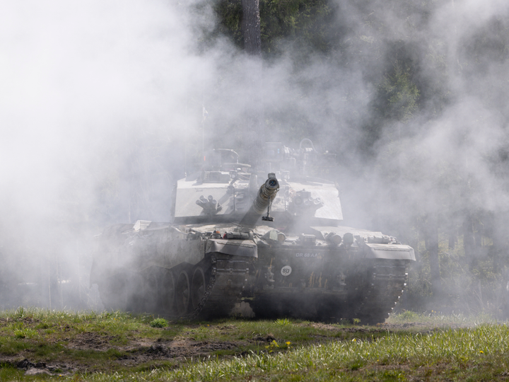 Challenger 2 Main Battle Tank in Smoke Photo Print - British Army Vehicle Hampshire Prints 6 x 4 No Frame No