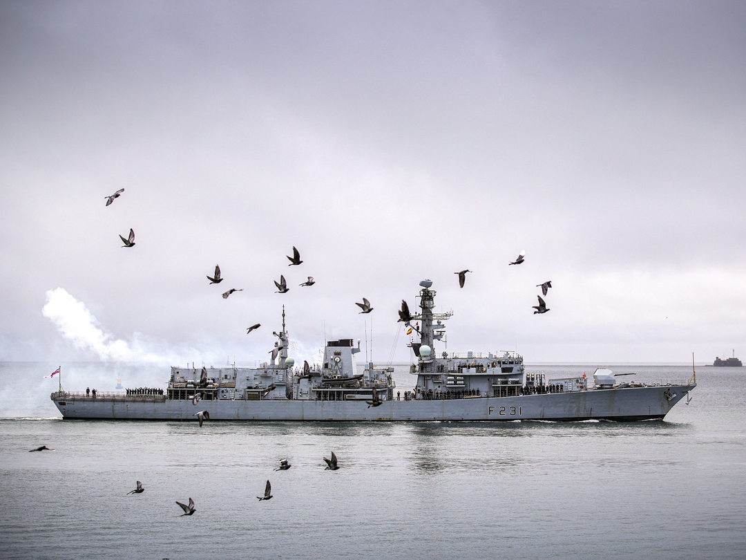 HMS Argyll (F231) Royal Navy Type 23 Frigate Starboard Beam View Photo Print Wall Art Decor Posters, Prints, & Visual Artwork Hampshire Prints 6 x 4 No Frame No