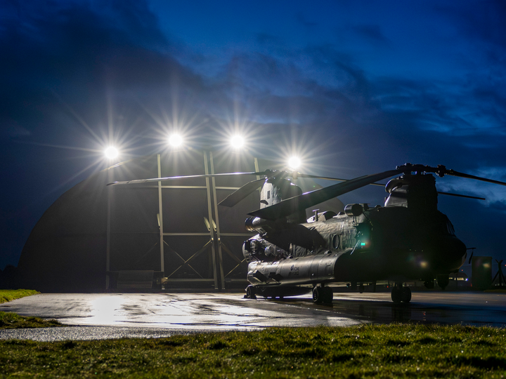RAF Chinook Helicopter Outside a Hanger at Night Photo Print Royal Air Force Aircraft Wall Art Aviation Decor Posters, Prints, & Visual Artwork Hampshire Prints 6 x 4 No Frame No