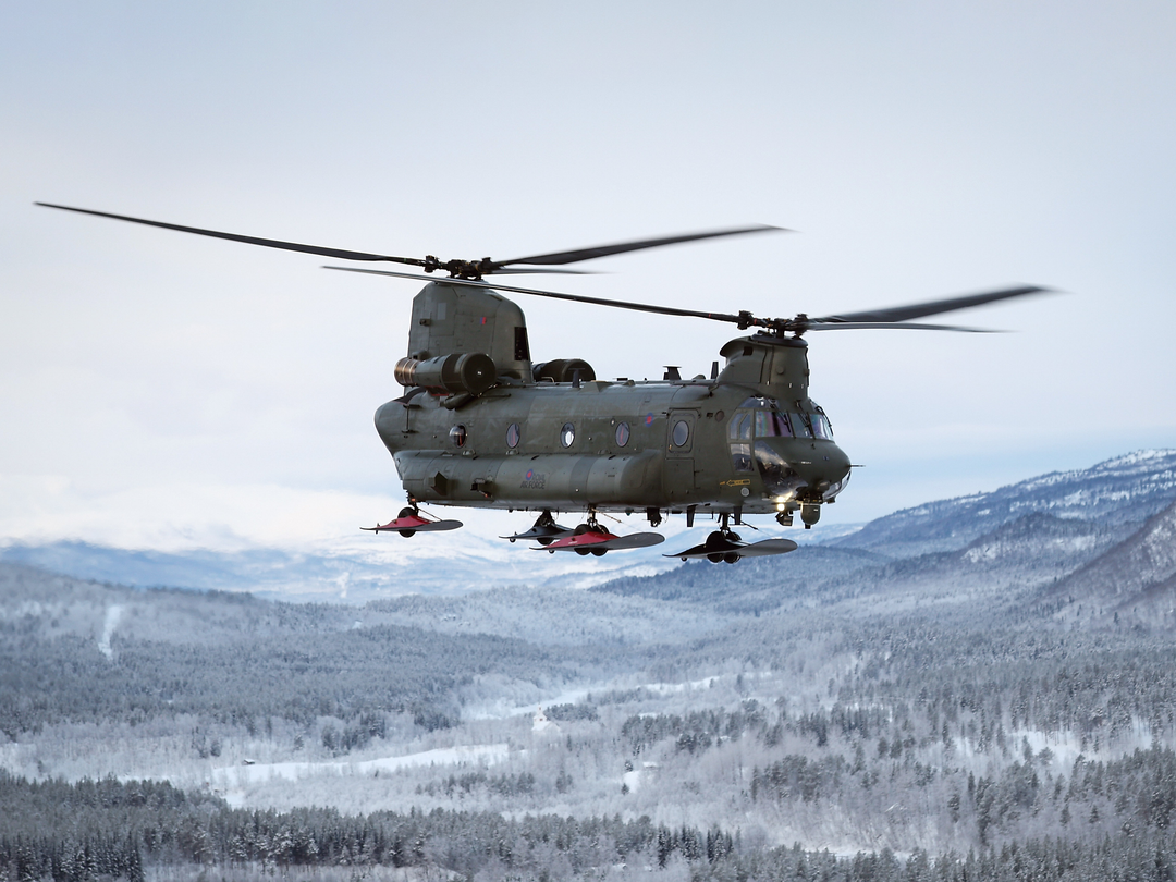 RAF Chinook Helicopter With Wheel Skis Photo Print Royal Air Force Aircraft Wall Art Aviation Decor Posters, Prints, & Visual Artwork Hampshire Prints 6 x 4 No Frame No