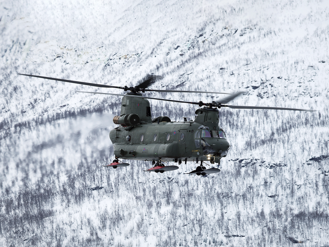 RAF Chinook Helicopter Flies With Wheel Skis Photo Print Royal Air Force Aircraft Wall Art Aviation Decor Posters, Prints, & Visual Artwork Hampshire Prints 6 x 4 No Frame No