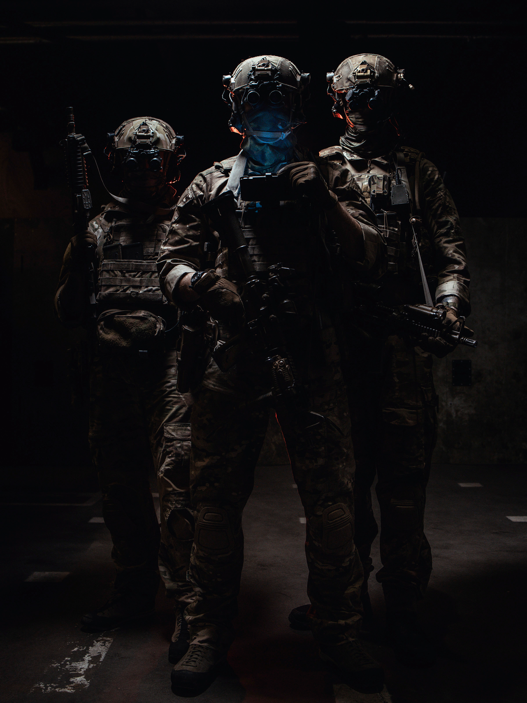 Soldiers in the shaddows Portrait Photo Print – British Army Wall Art, Military Decor Posters, Prints, & Visual Artwork Hampshire Prints 6 x 4 No Frame No