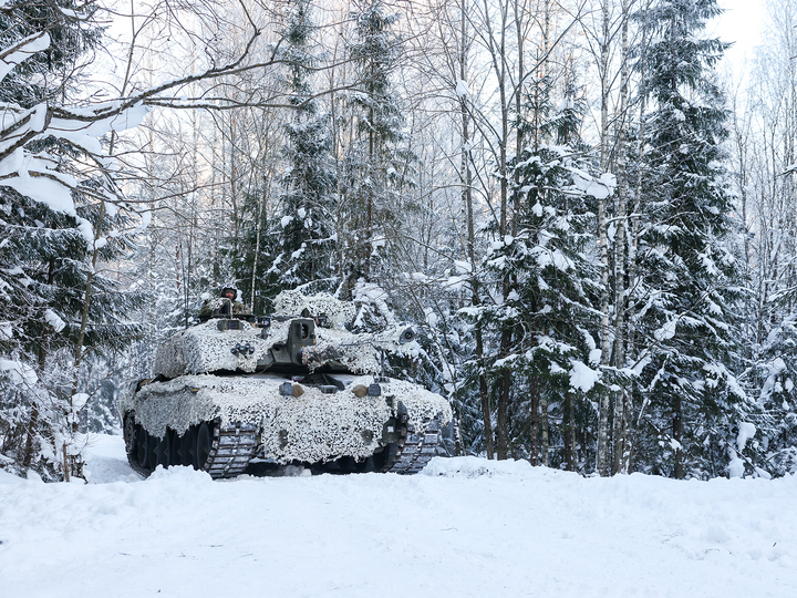 Challenger 2 Main in the snow British Army Vehicle Photo Print Wall Art Military Decor UK Posters, Prints, & Visual Artwork Hampshire Prints 6 x 4 No Frame No