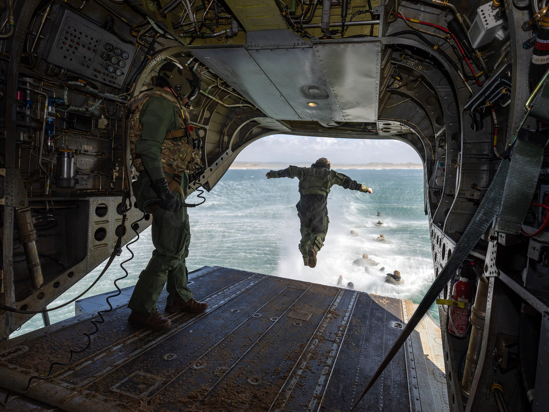 Royal Marine Commando helocasting from a Chinook | Photo Print | Framed Print | Military | Royal Marine | 40 Commando | Wall Art | Decor | Photography Hampshire Prints