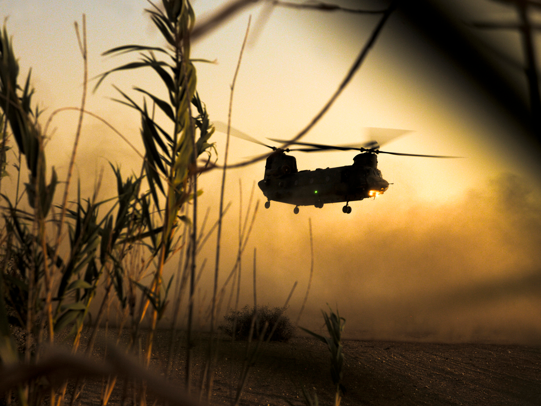 RAF Chinook Helicopter Dusty Takeoff 2010