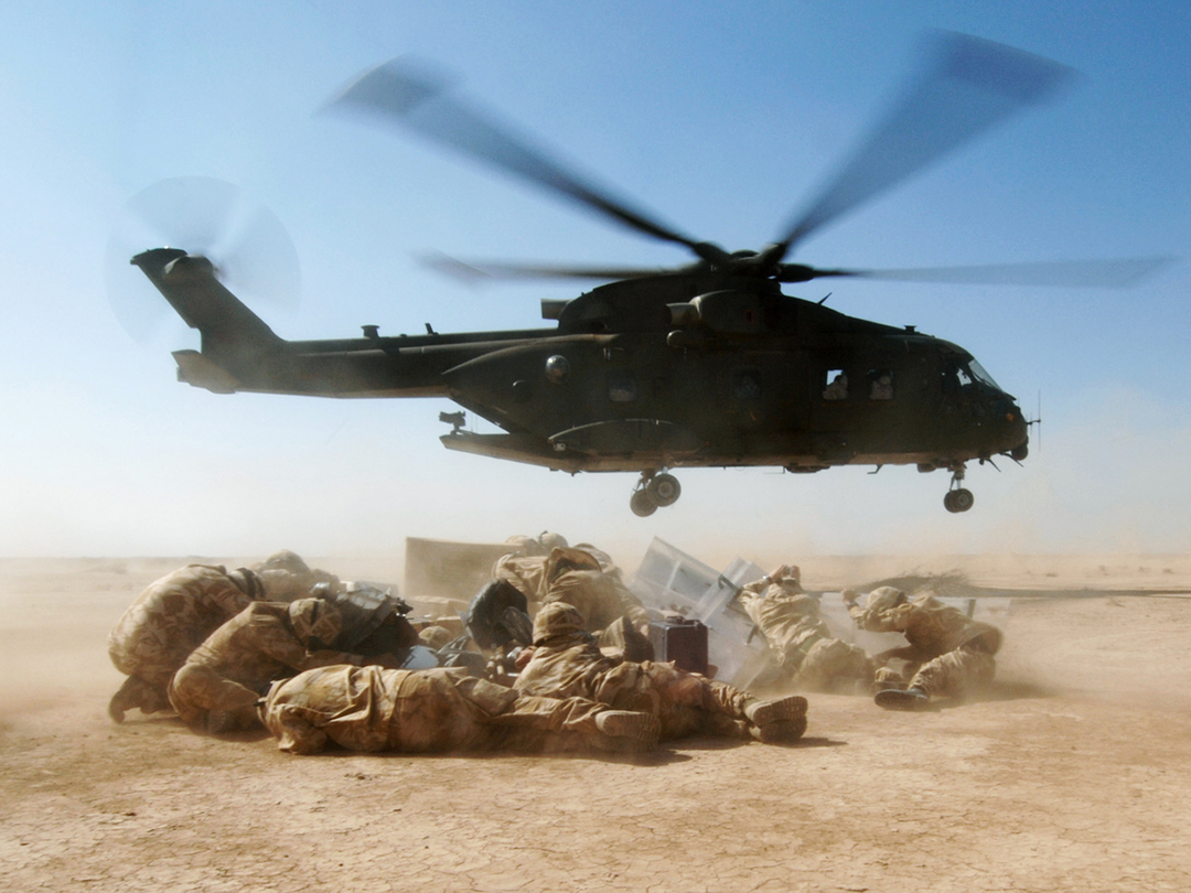 RAF Merlin HC3 Resupply Queen's Royal Lancers Iraq February 2007