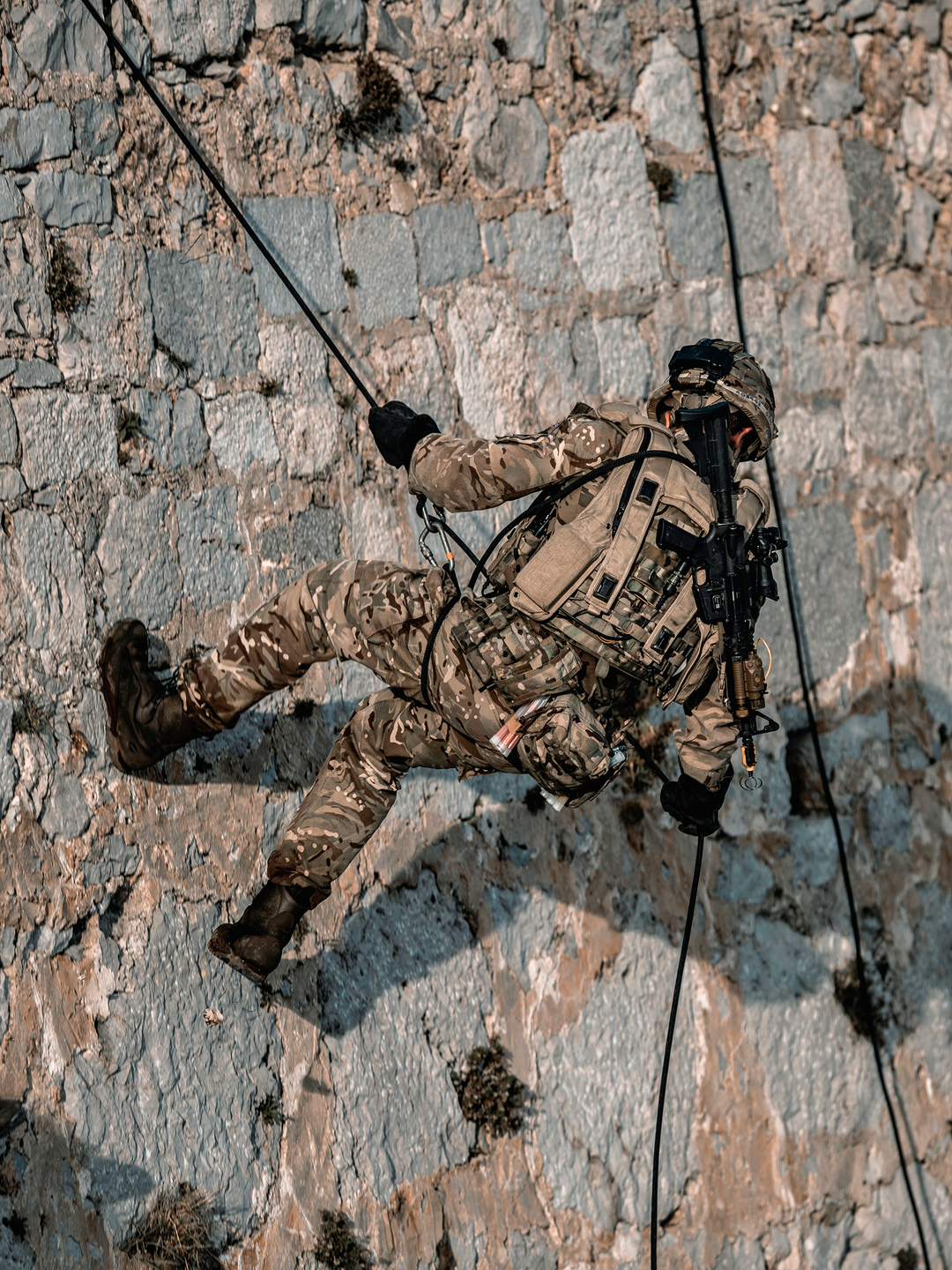 Royal Marine Commando Abseiling Photo Print - 43 Commando Posters, Prints, & Visual Artwork Hampshire Prints 6 x 4 No Frame No