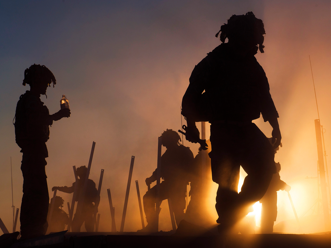Soldier Silhouettes in Afghanistan Photo Print - British Army Hampshire Prints 6 x 4 No Frame No