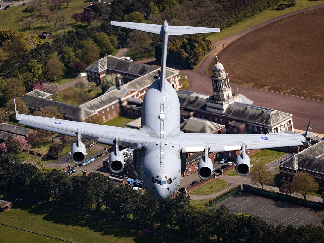 RAF C-17 Globemaster above RAF College Cranwell Photo Print - Royal Air Force Aircraft Hampshire Prints 6 x 4 No Frame No