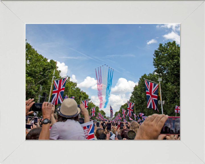 RAF Red Arrows Over the Mall London Photo Print - Royal Air Force Aircraft Hampshire Prints 10 x 8 White Frame No