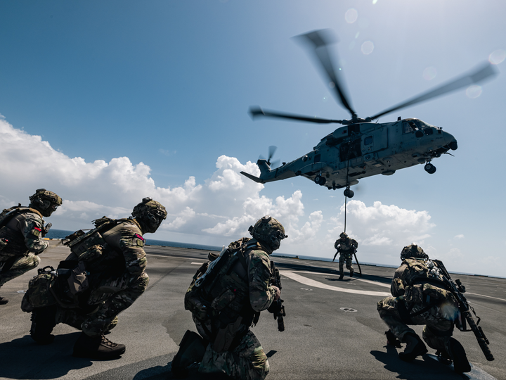 Royal Marines Fast Rope from a Merlin Photo Print - 42 Commando Posters, Prints, & Visual Artwork Hampshire Prints 6 x 4 No Frame No