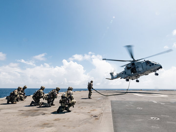 Royal Marines Fast Rope from a Merlin Helicopter Photo Print - 42 Commando Posters, Prints, & Visual Artwork Hampshire Prints 6 x 4 No Frame No