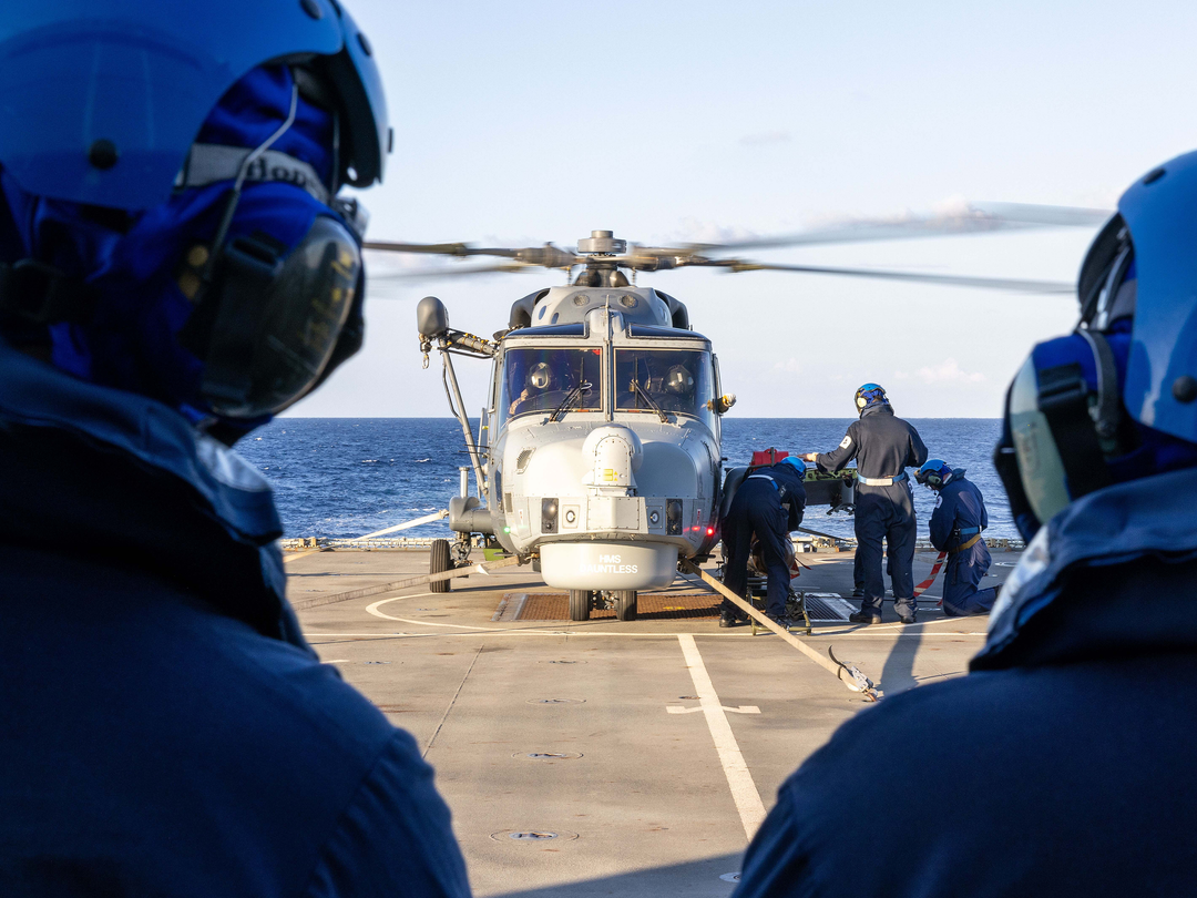 AETs Attaching Torpedo to Wildcat Helicopter Photo Print - Royal Navy Aircraft Hampshire Prints 6 x 4 No Frame No
