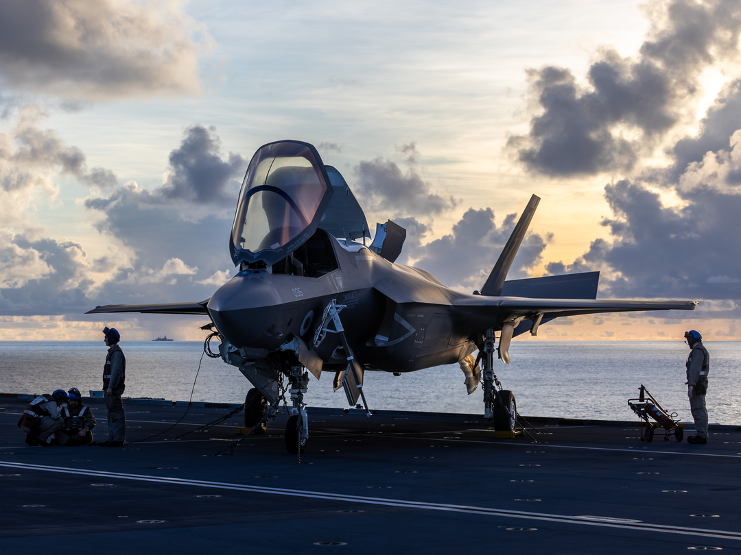 Engineers Maintaining an F-35B Lighting Jet Photo Print - Royal Navy Aircraft Posters, Prints, & Visual Artwork Hampshire Prints 6 x 4 No Frame No