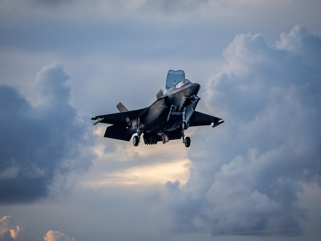 F-35B Lighting Jet Hovering Before Landing Photo Print - Royal Navy Aircraft Posters, Prints, & Visual Artwork Hampshire Prints 6 x 4 No Frame No