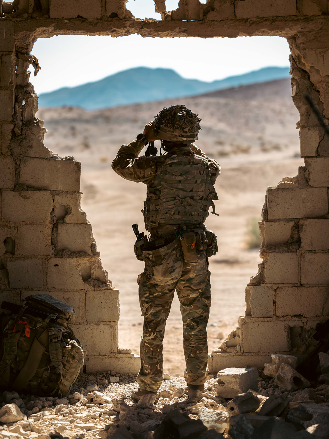 British Army Soldier lookout Portrait Photo Print Wall Art Military Decor Poster Posters, Prints, & Visual Artwork Hampshire Prints 6 x 4 No Frame No