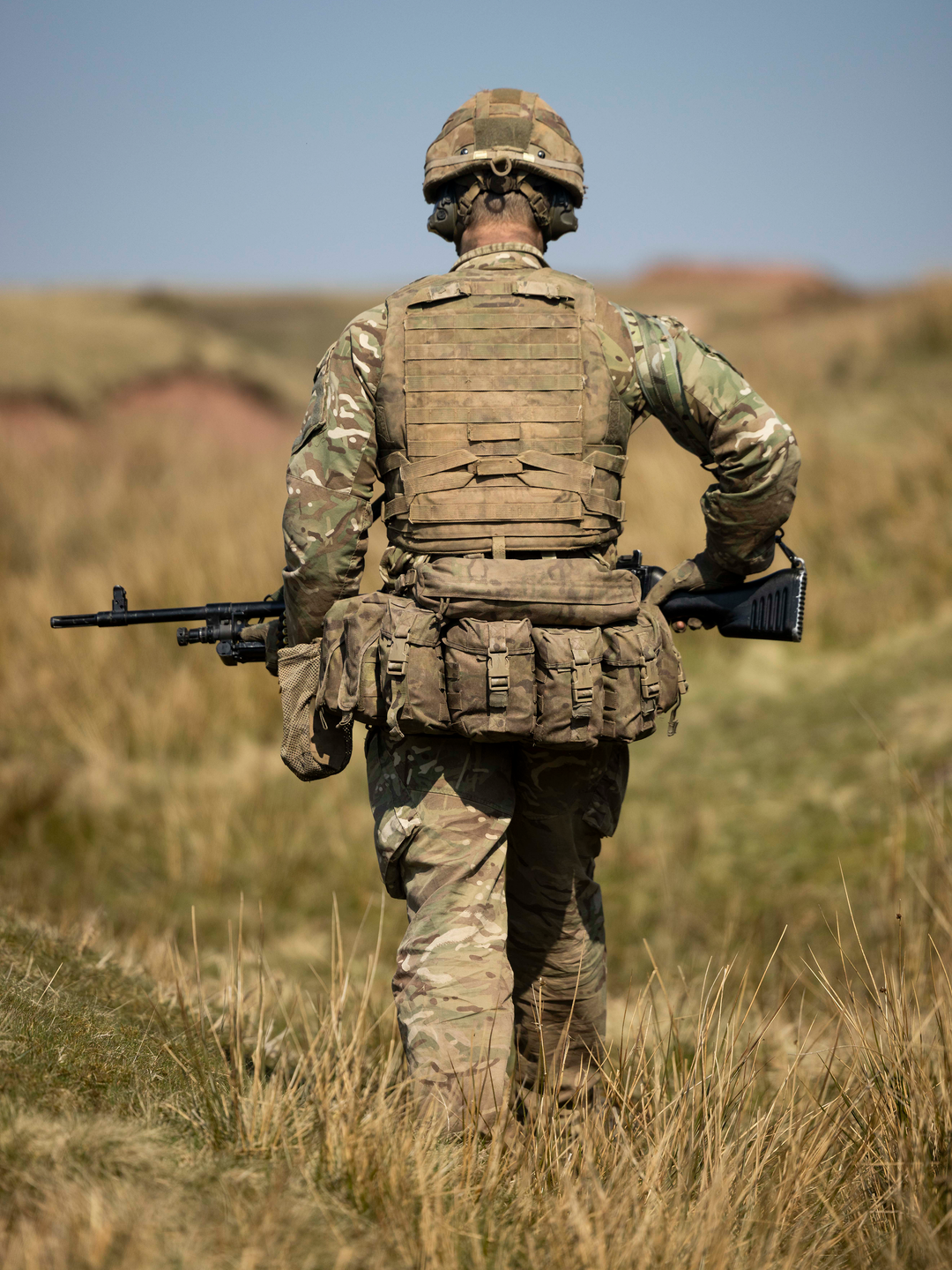 British Army Soldier Carrying a GPMG Photo Print Wall Art Military Decor Posters, Prints, & Visual Artwork Hampshire Prints 6 x 4 No Frame No