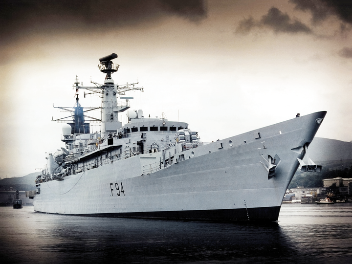 HMS Brave (F94) Royal Navy Type 22 Frigate Low Starboard Bow View Photo Print Wall Art Decor Posters, Prints, & Visual Artwork Hampshire Prints 6 x 4 No Frame No