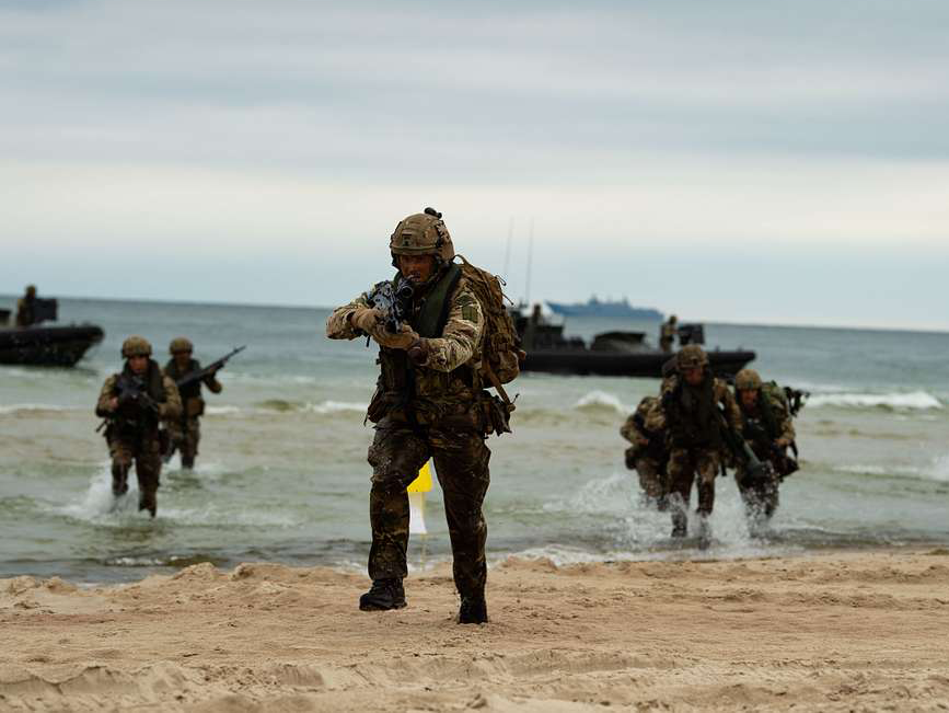 Royal Marines Beach Assault Photo Print - 45 Commando Posters, Prints, & Visual Artwork Hampshire Prints 6 x 4 No Frame No