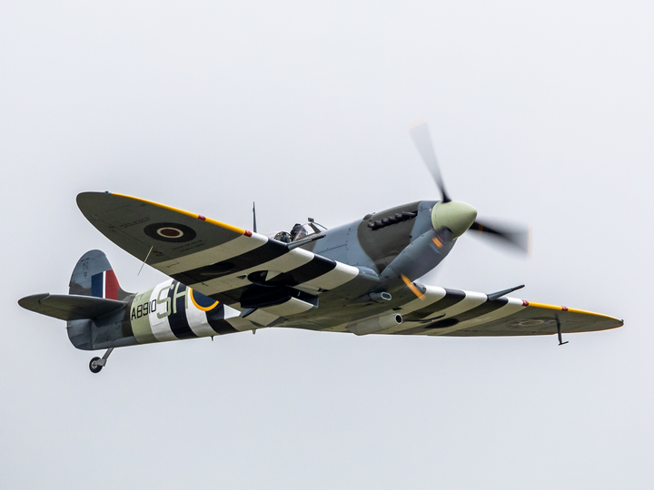 RAF Spitfire MK Vb in flight Photo Print Royal Air Force Aircraft Wall Art Aviation Decor Poster Posters, Prints, & Visual Artwork Hampshire Prints 6 x 4 No Frame No