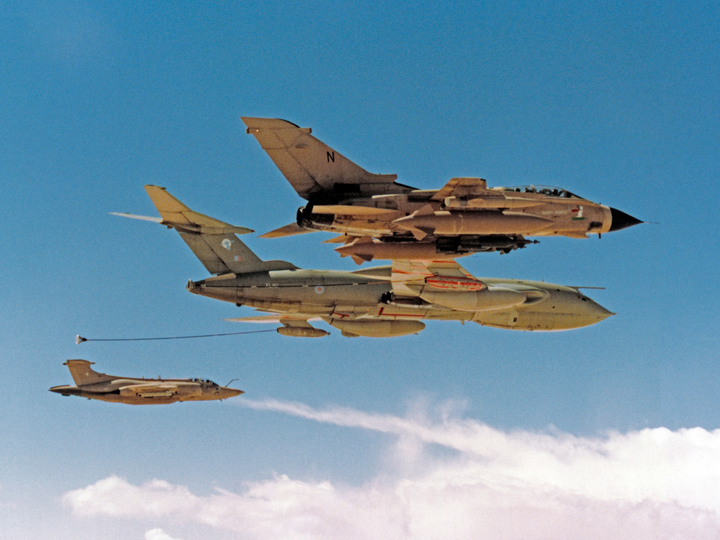 Tornado GR1 and Buccaneer S2 Refuelling Photo Print - Royal Air Force Aircraft Hampshire Prints 6 x 4 No Frame No