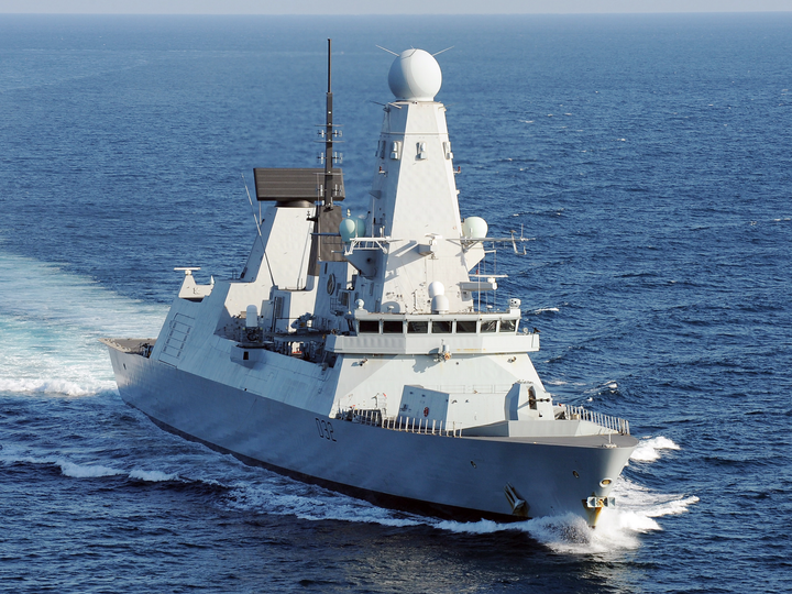 HMS Daring (D32) Royal Navy Type 45 Destroyer Starboard Bow View Photo Print Wall Art Decor Posters, Prints, & Visual Artwork Hampshire Prints 6 x 4 No Frame No