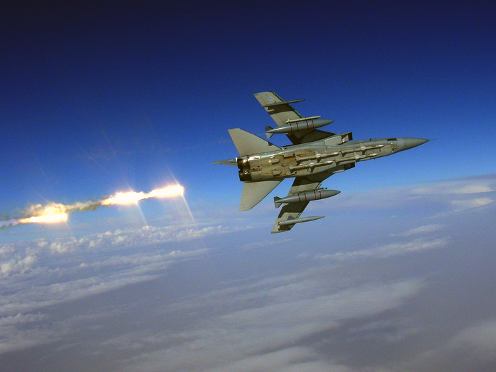 RAF Tornado F3 Firing Flares Photo Print Royal Air Force Aircraft Wall Art Aviation Decor Poster Posters, Prints, & Visual Artwork Hampshire Prints 6 x 4 No Frame No