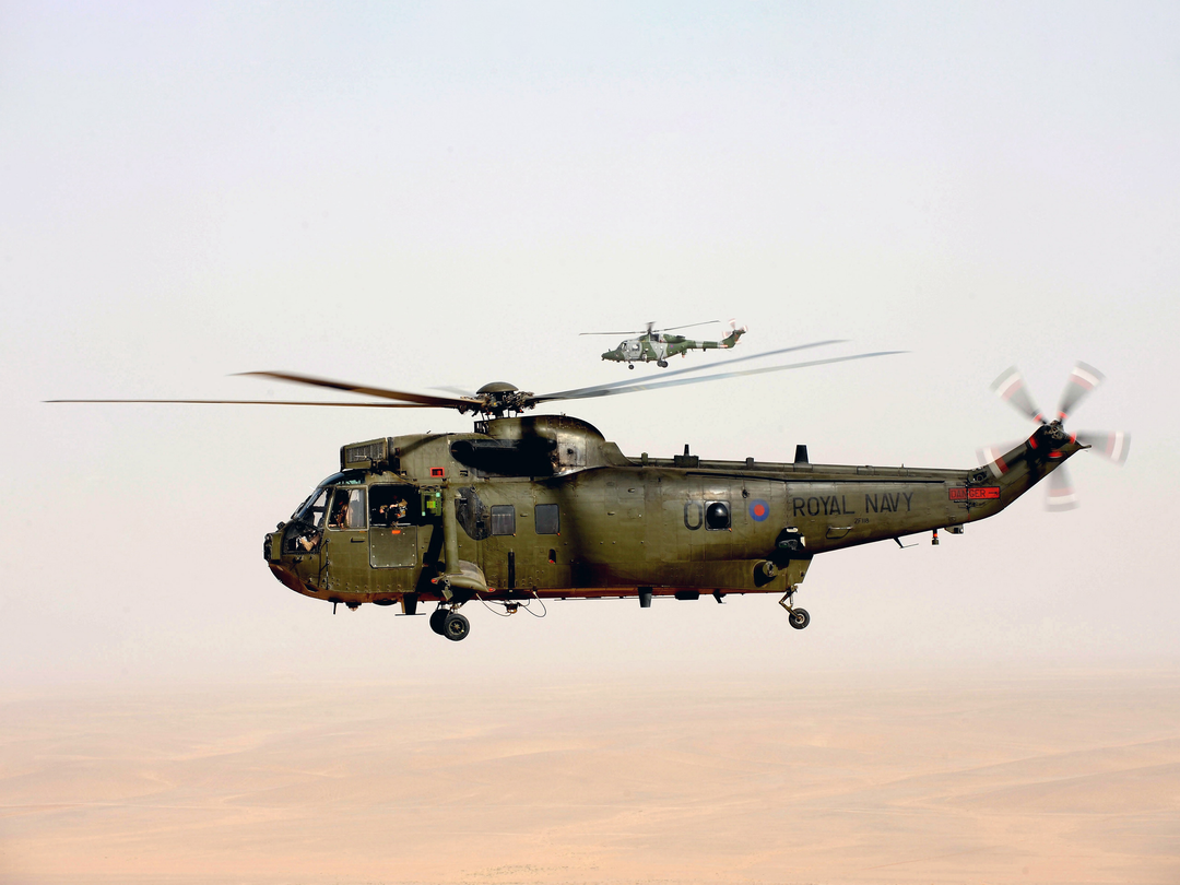 Sea King Mk4 Helicopter With British Army Lynx 2011 Photo Print - Royal Navy Aircraft Posters, Prints, & Visual Artwork Hampshire Prints 6 x 4 No Frame No