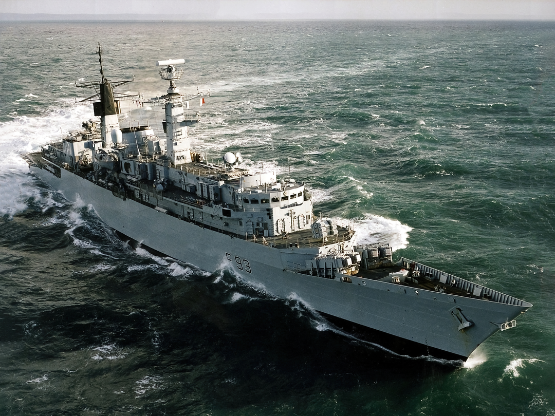 HMS Beaver (F93) Royal Navy Type 22 Frigate Hard Turn Photo Print Wall Art Decor Posters, Prints, & Visual Artwork Hampshire Prints 6 x 4 No Frame No