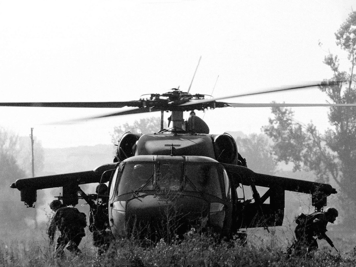 Light Infantry Soldiers deploy from American Blackhawk Helicopter Photo Print - British Army