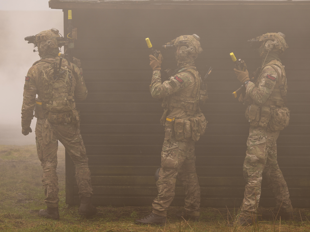 Royal Marines Commandos Through the Mist 2026 Photo Print 42 Commando Wall Art Military Decor Posters, Prints, & Visual Artwork Hampshire Prints 6 x 4 No Frame No
