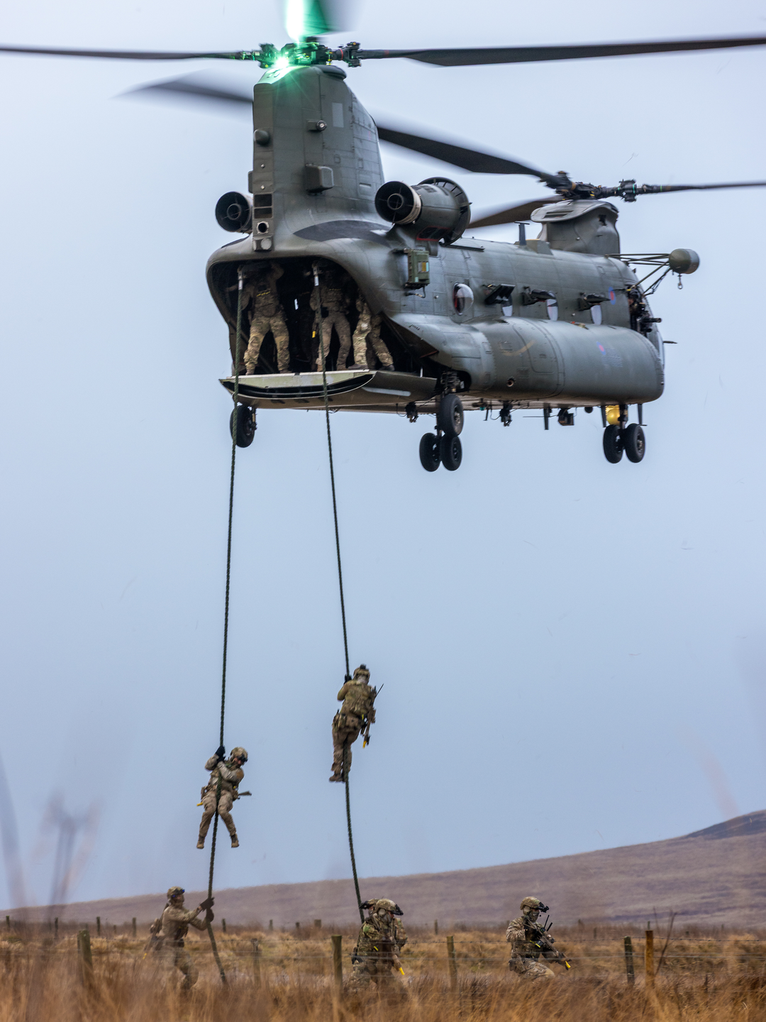 Royal Marines Commandos Fast Rope from a Chinook Photo Print 42 Commando Wall Art Military Decor Posters, Prints, & Visual Artwork Hampshire Prints 6 x 4 No Frame No