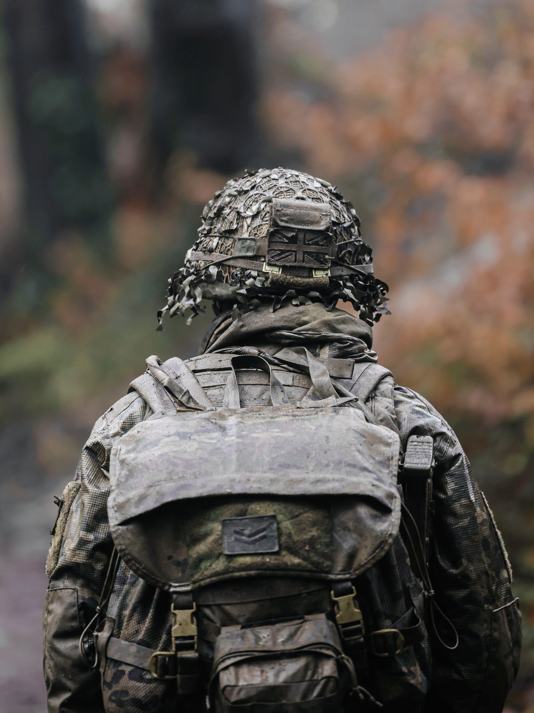 Soldier Officer Cadet Rear Portrait on Exercise Photo Print – British Army Wall Art, Military Decor Posters, Prints, & Visual Artwork Hampshire Prints 6 x 4 No Frame No