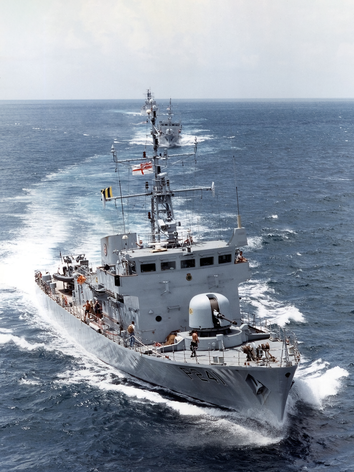 HMS Starling P241 Peacock Class Patrol Vessel Photo Print - Posters, Prints, & Visual Artwork - by Hampshire Prints (image 1 of 9)
