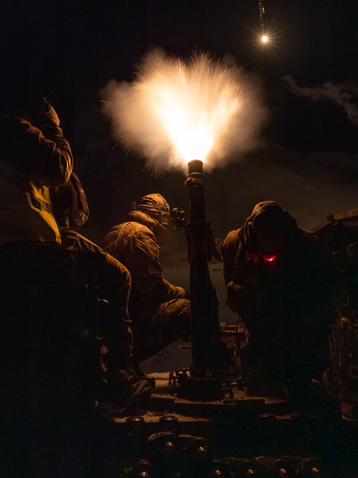 Royal Marine Commando Mortar Team Night Firing Photo Print 45 Commando Marines Wall Art Military Decor UK Posters, Prints, & Visual Artwork Hampshire Prints 6 x 4 No Frame No
