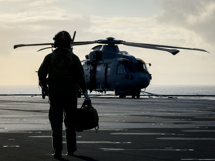 Royal Navy Aircrew and Merlin Helicopter Photo Print Wall Art Naval Aircraft Decor Posters, Prints, & Visual Artwork Hampshire Prints 6 x 4 No Frame No
