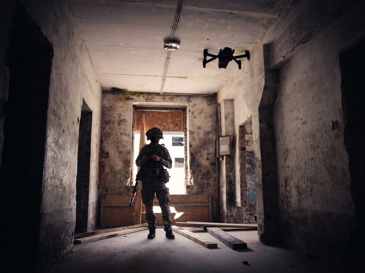 British Army Soldier Operating a Parrot Drone Urban Warfare Training Photo Print Military Decor Posters, Prints, & Visual Artwork Hampshire Prints 6 x 4 No Frame No