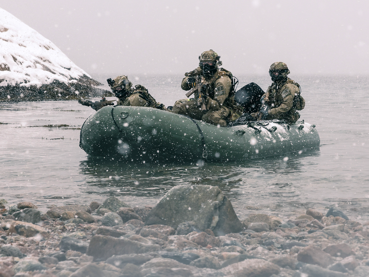 Royal Marines on a Inflatable Raiding Craft in the Snow Photo Print 30 Commando Wall Art Military Decor Posters, Prints, & Visual Artwork Hampshire Prints 6 x 4 No Frame No