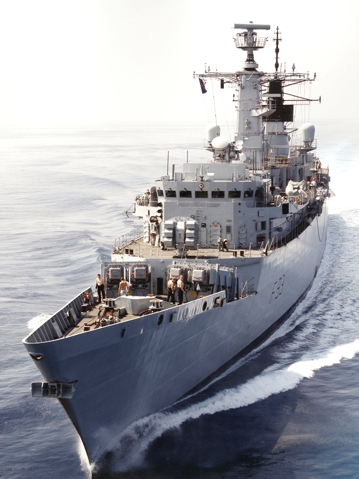 HMS Beaver (F93) Royal Navy Type 22 Frigate Port Bow View Photo Print Wall Art Decor Posters, Prints, & Visual Artwork Hampshire Prints 6 x 4 No Frame No