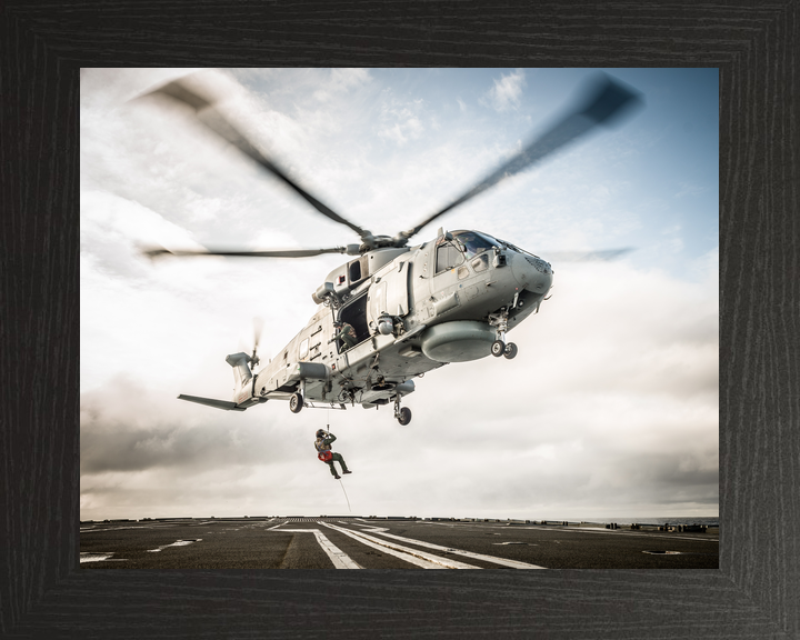 Royal Navy Merlin 829 NAS Winching HMS St Albans c2017