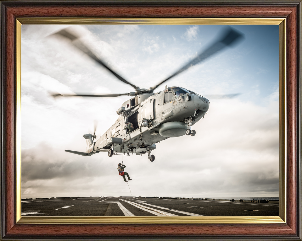 Royal Navy Merlin 829 NAS Winching HMS St Albans c2017