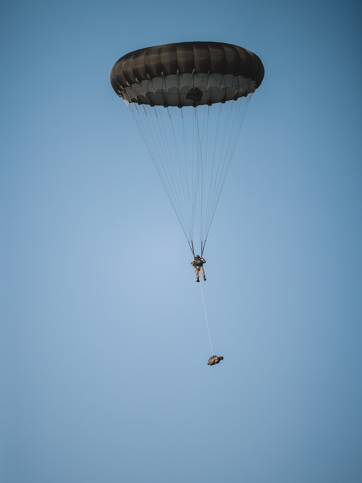 British Army Paratrooper Under Canopy 2026 Photo Print Wall Art Military Decor Posters, Prints, & Visual Artwork Hampshire Prints 6 x 4 No Frame No