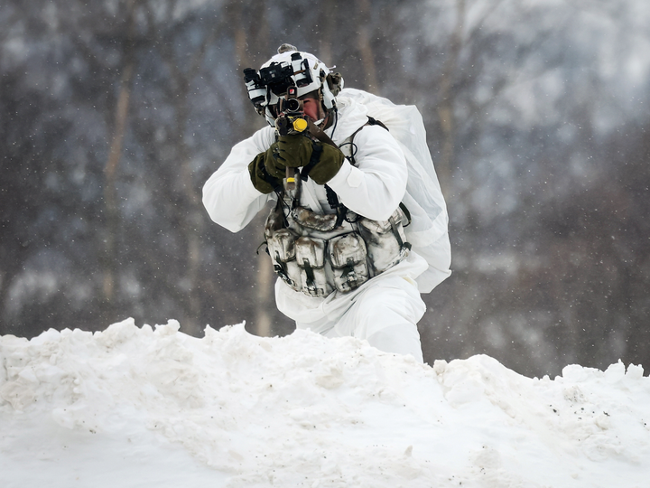 Royal Marine Aims During Cold Weather exercise Photo Print 40 Commando Marines Wall Art Military Decor UK Posters, Prints, & Visual Artwork Hampshire Prints 6 x 4 No Frame No