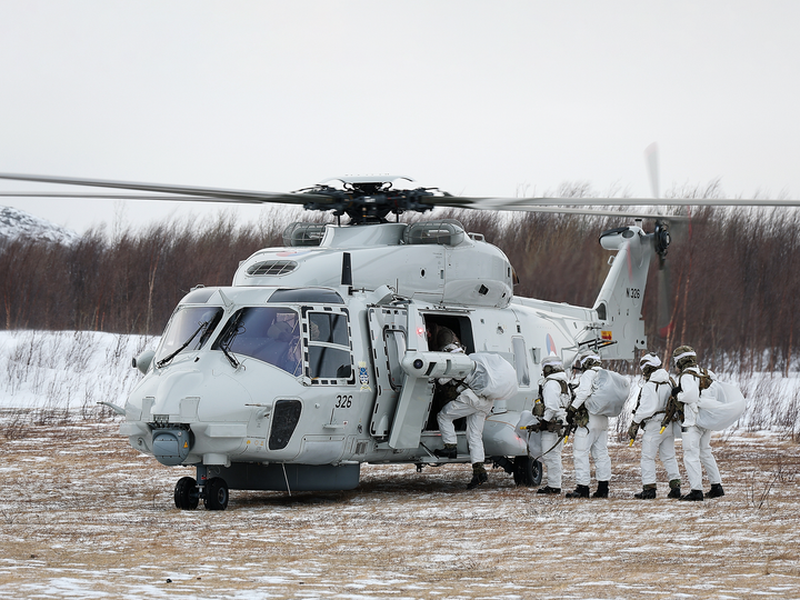Royal Marines board a Royal Netherlands Marine Corps NH90 Helicopter Photo Print 40 Commando Wall Art Military Posters, Prints, & Visual Artwork Hampshire Prints 6 x 4 No Frame No