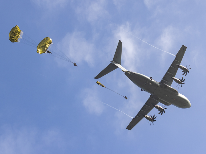 British Army Parachute Regiment Soldiers Jump From An RAF A400M Atlas Photo Print Wall Art Posters, Prints, & Visual Artwork Hampshire Prints 6 x 4 No Frame No
