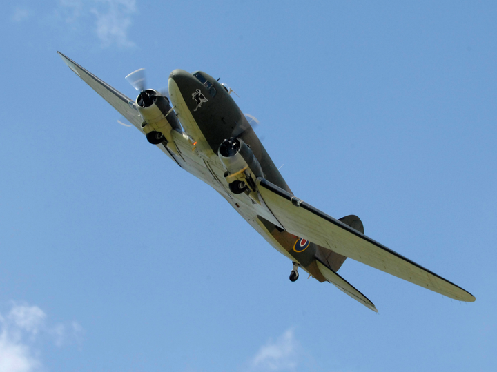 RAF Douglas C-47 Dakota in Flight Photo Print Royal Air Force Aircraft Wall Art Aviation Decor Posters, Prints, & Visual Artwork Hampshire Prints 6 x 4 No Frame No