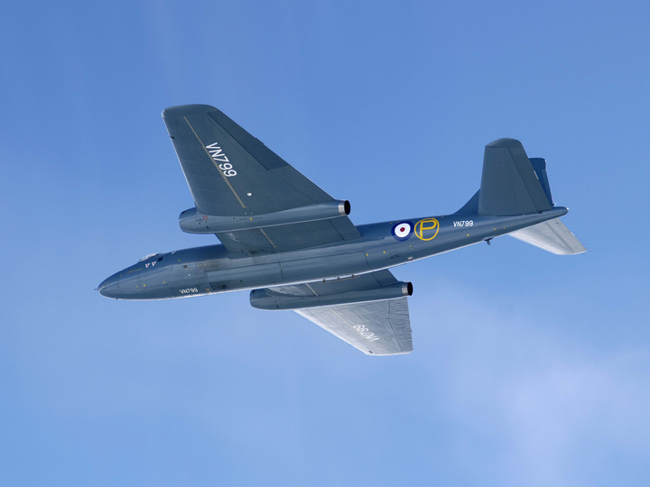 RAF Canberra Aircraft in flight Photo Print Royal Air Force Aircraft Wall Art Aviation Decor Poster Posters, Prints, & Visual Artwork Hampshire Prints 6 x 4 No Frame No